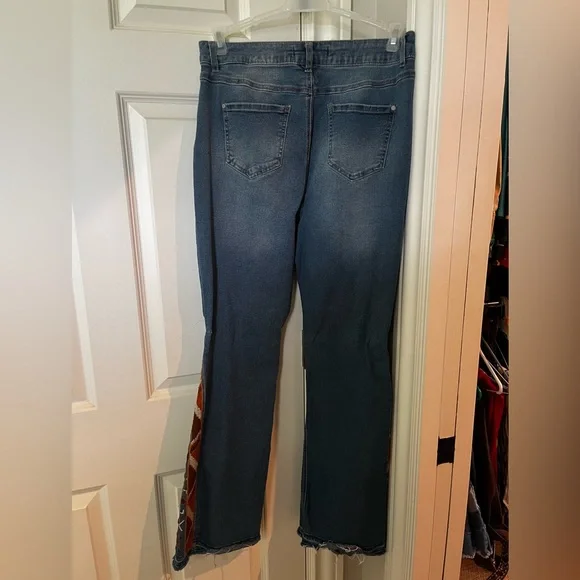 Embroidered Blue Jeans - Picture 2 of 3